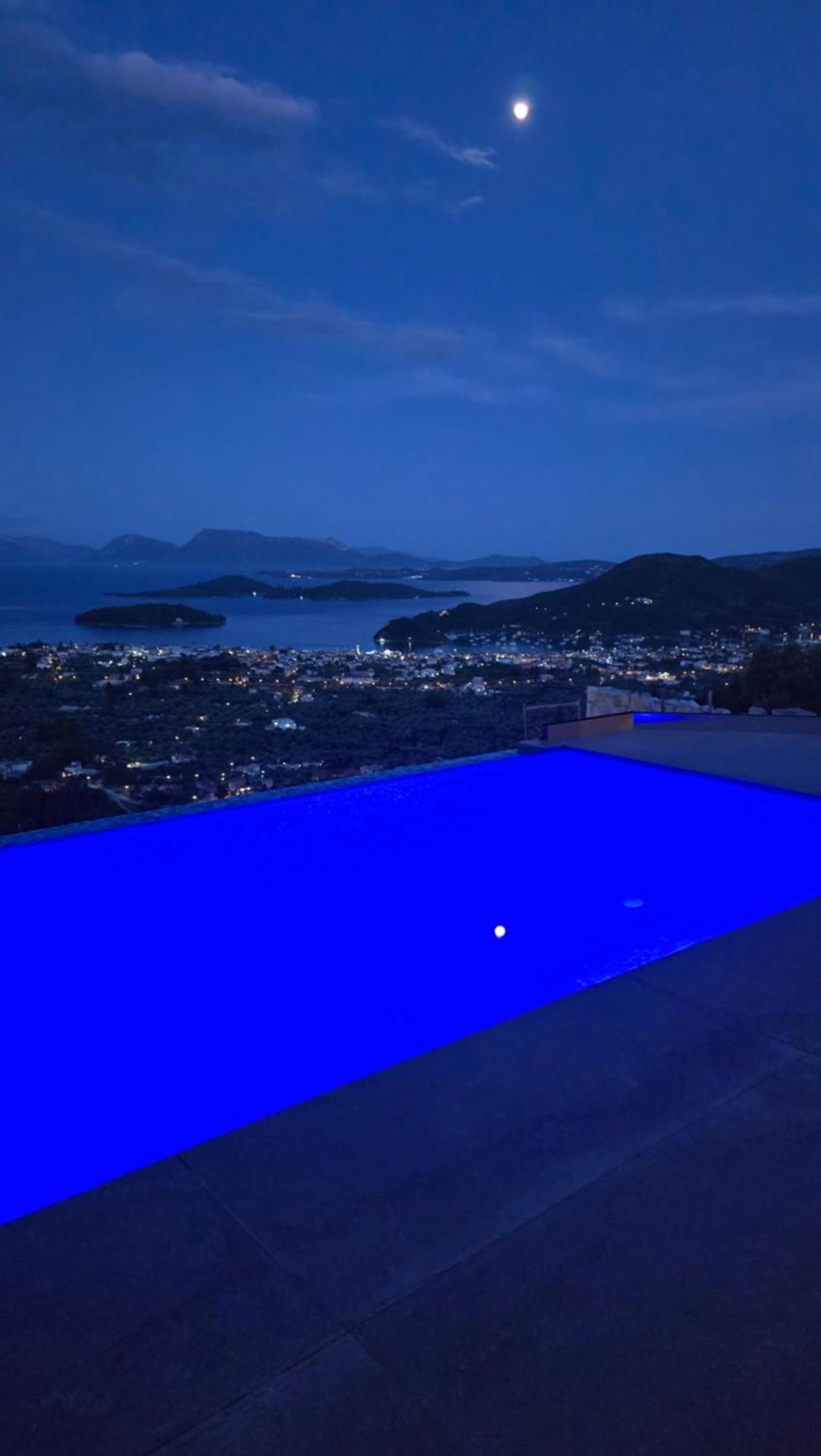 Desun Suites Kolonion エクステリア 写真